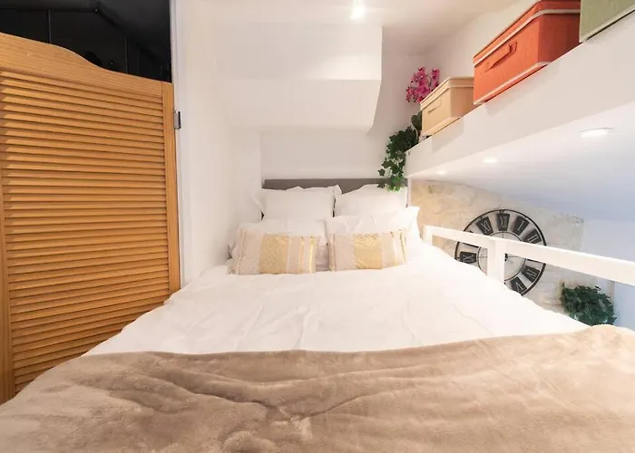 Duplex Parisien Charmant En Face Metro13